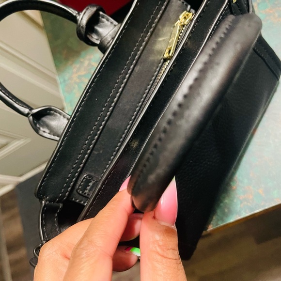 Black pebble leather Coach satchel with gold hardware - Picture 6 of 6